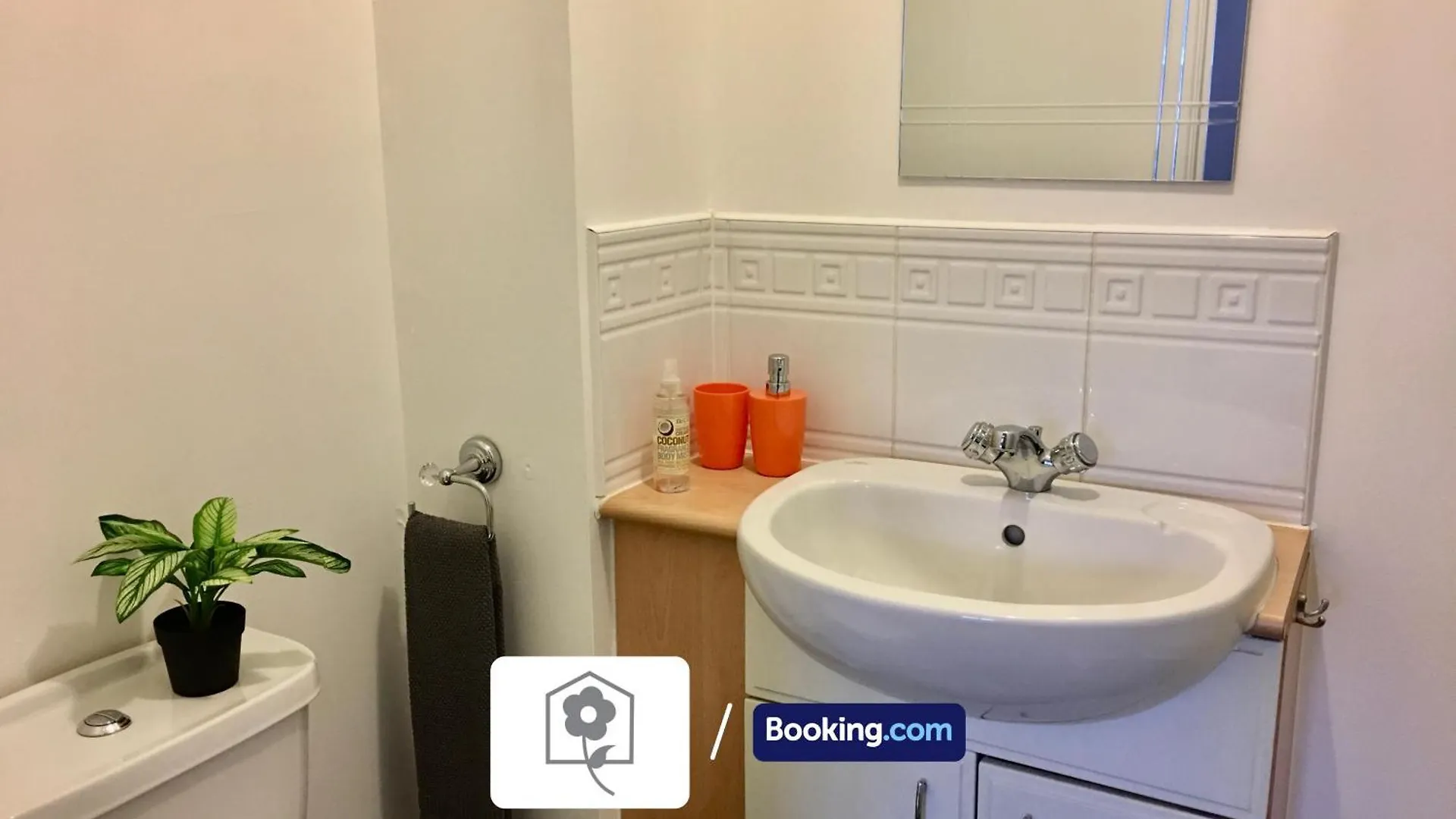 Eastleigh House By Your Stay Solutions Short Lets & Serviced Accommodation Southampton With Free Wi-Fi & Close To Airport 0*,
